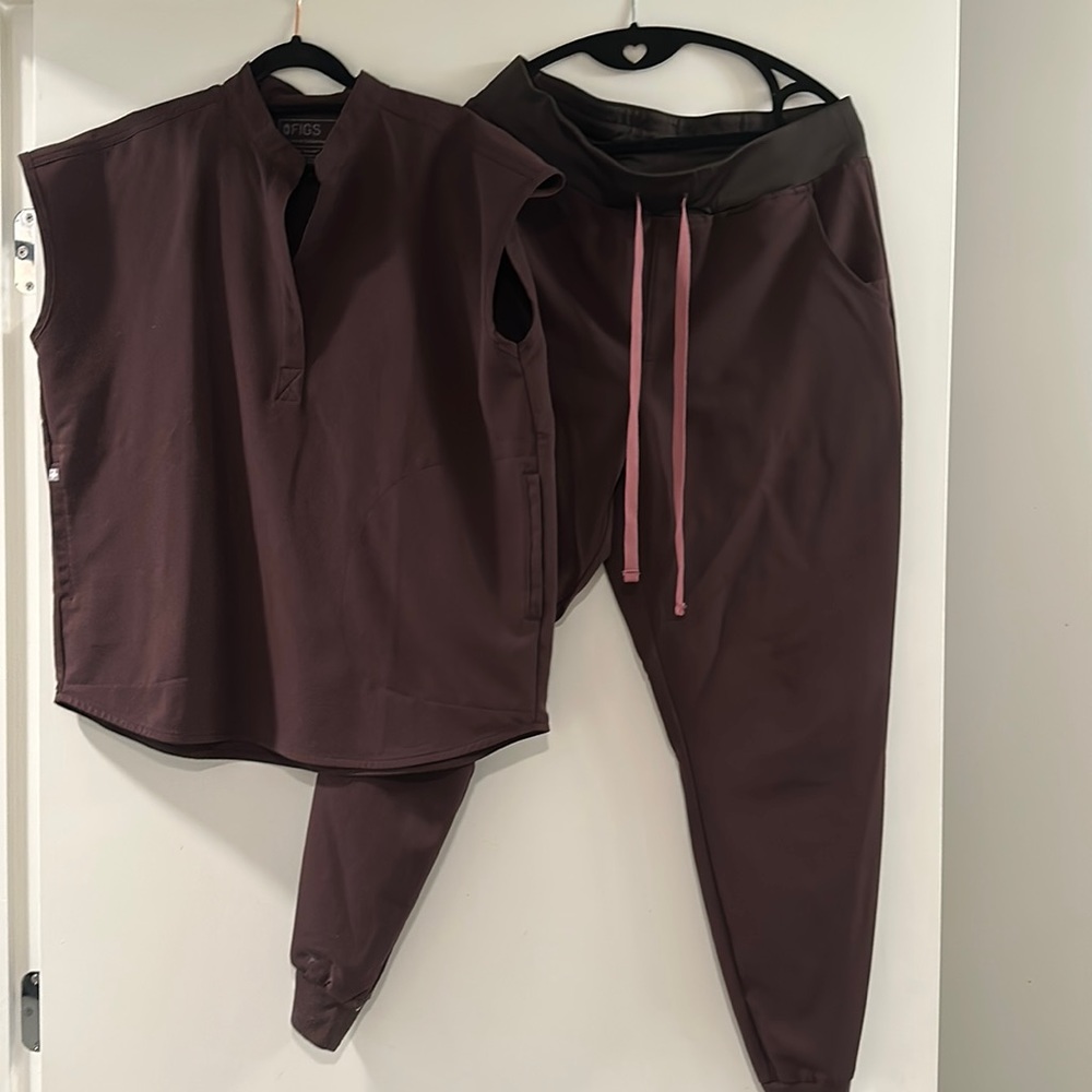 Figs Oversized Rafaela + Zamora Jogger Petite Pant Expresso Scrub Set!